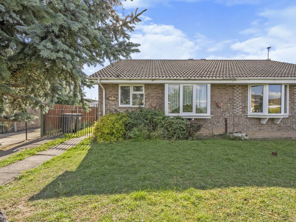 2 bed semidetached bungalow for sale in Quantock Close, Thorne