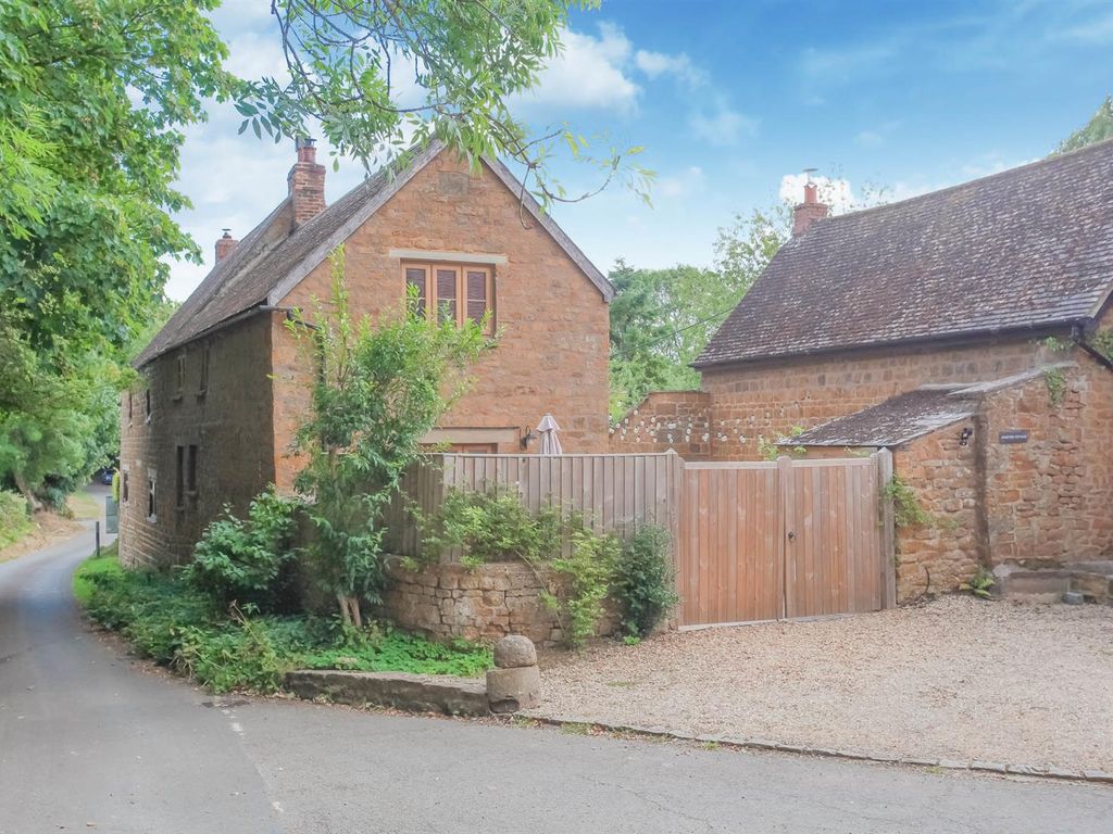 2 bed cottage for sale in Mollington Lane, Shotteswell, Banbury OX17