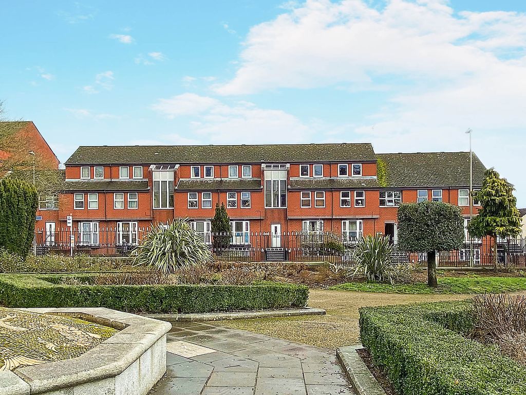 1 bed flat to rent in Grosvenor Road, Aldershot GU11, £875 pcm Zoopla