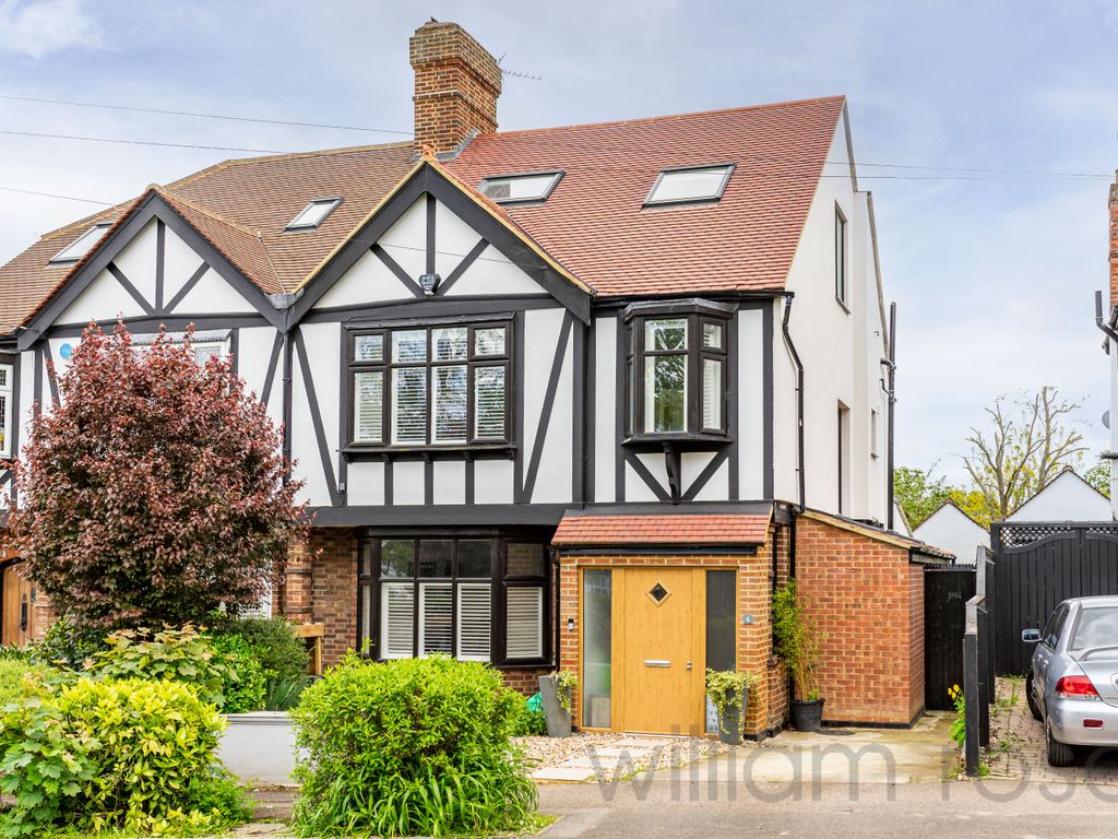 5 bed semidetached house for sale in Dale Gardens, Woodford Green IG8 Zoopla