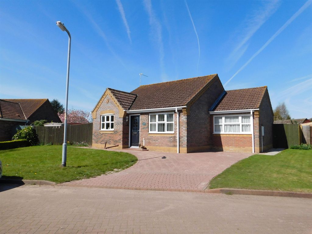 3 bed detached bungalow for sale in Mill Close, Wainfleet, Skegness