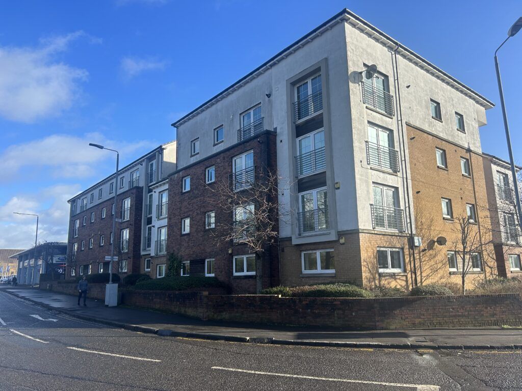 2 bed flat to rent in Edinburgh Road, Dennistoun, Glasgow G33, £950 pcm