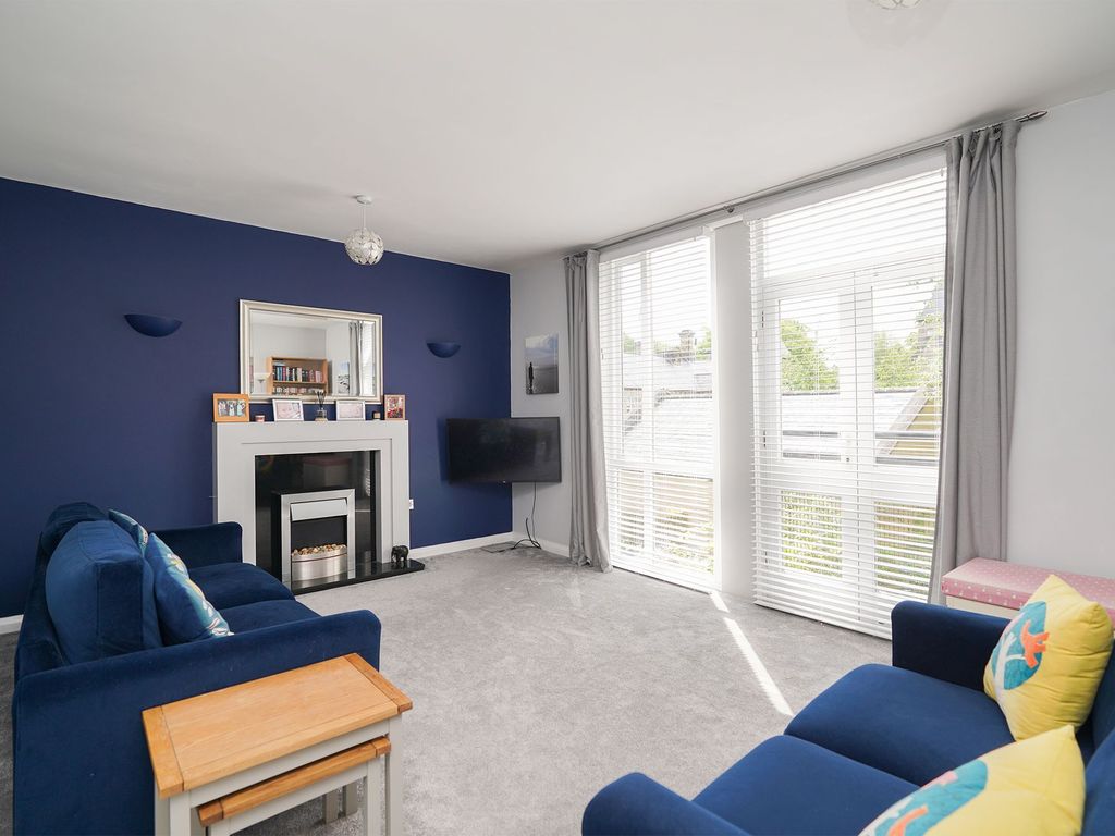 4 bed terraced house for sale in Alexandra Gardens, Nether Edge S11, £