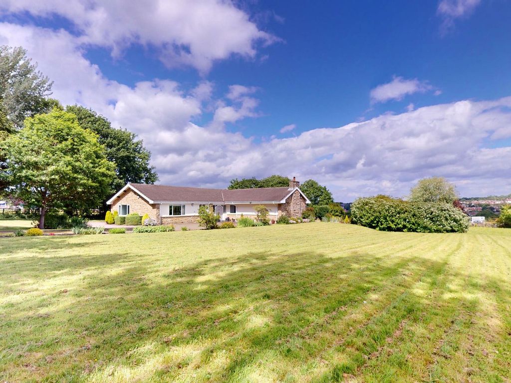 4 bed bungalow for sale in Scotland Lane, Horsforth, Leeds LS18, £