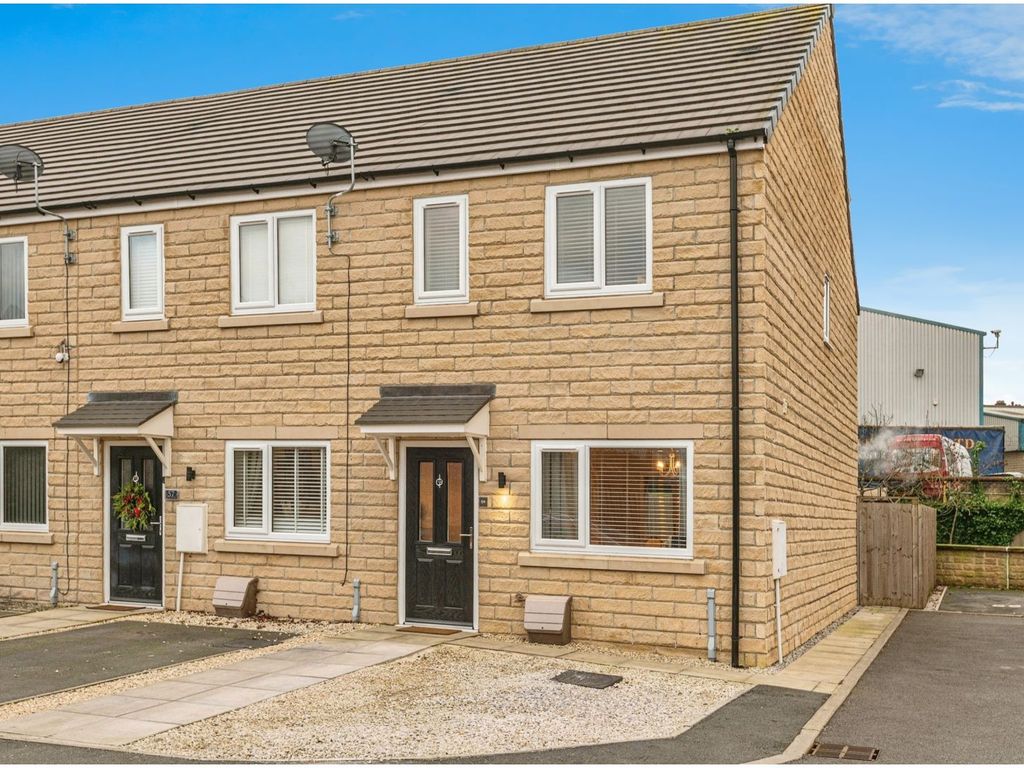 3 bed end terrace house for sale in Willow Tree Court, Heckmondwike