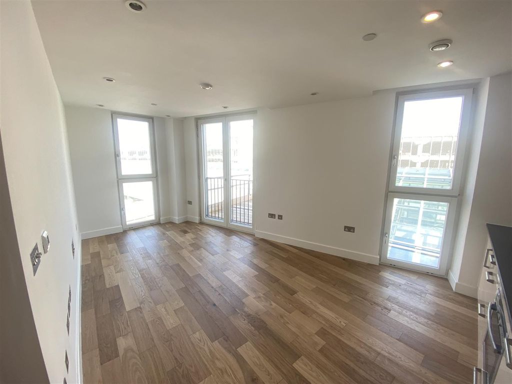 1 bed flat for sale in The Hayes, Cardiff CF10 Zoopla