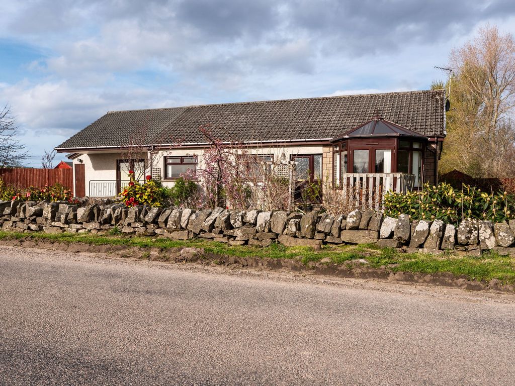 5 bed detached bungalow for sale in Alves, Elgin IV30, £350,000 Zoopla