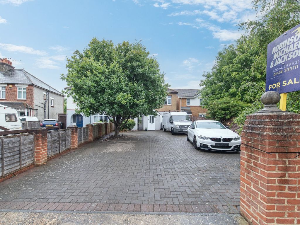 4 bed semidetached house for sale in Waterton Avenue, Gravesend, Kent DA12, £425,000 Zoopla