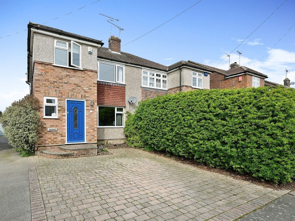 3 bed semidetached house for sale in Bellamy Road, Cheshunt, Waltham