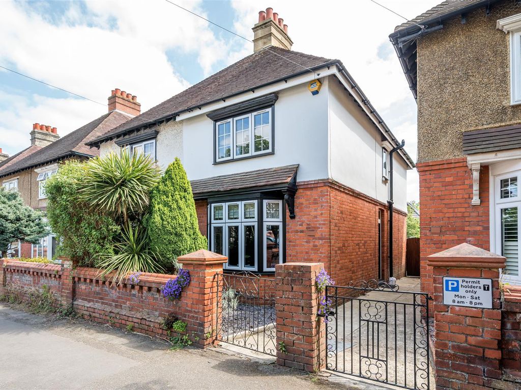 3 bed semidetached house for sale in Clare Road, Maidenhead SL6 Zoopla