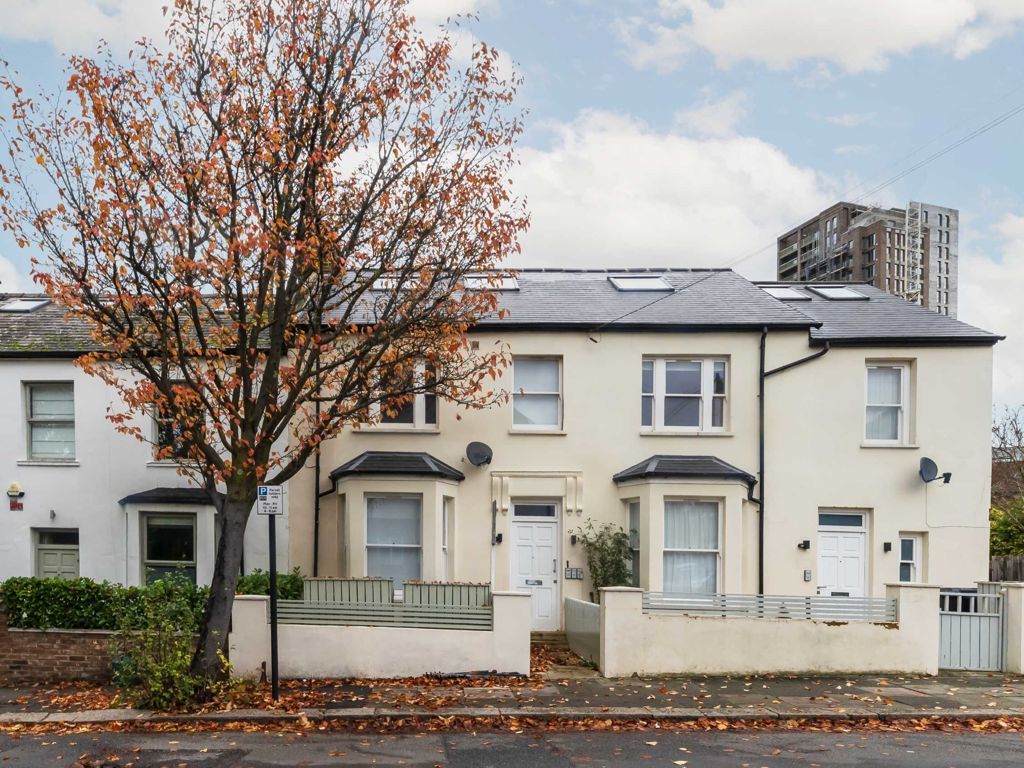 3 bed flat for sale in Brougham Road, London W3, £650,000 Zoopla