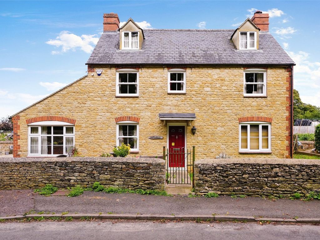 3 bed detached house for sale in Church Road, Ardley, Bicester