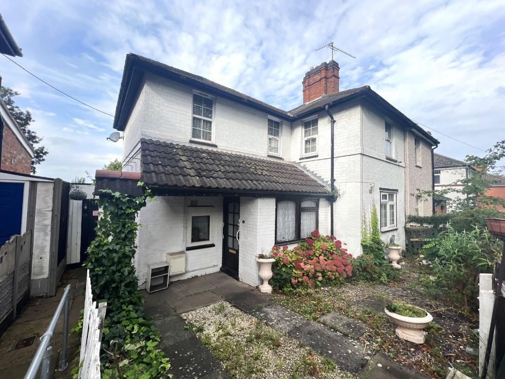 3 bed property for sale in Broad Avenue, Leicester LE5, £300,000 Zoopla