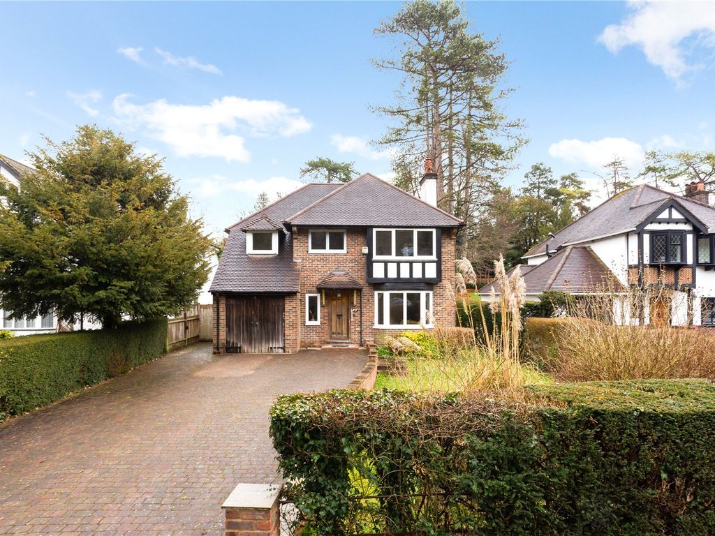 4 bed detached house for sale in Harestone Valley Road, Caterham
