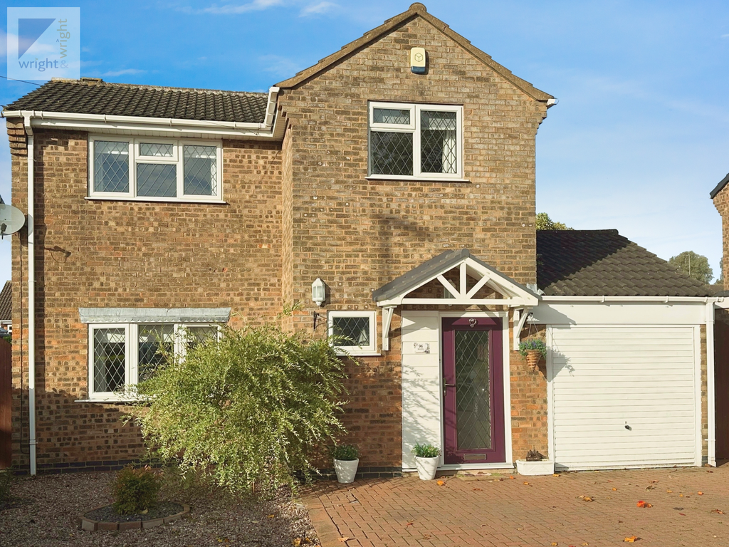 3 bed detached house for sale in Roston Drive, Hinckley LE10, £320,000