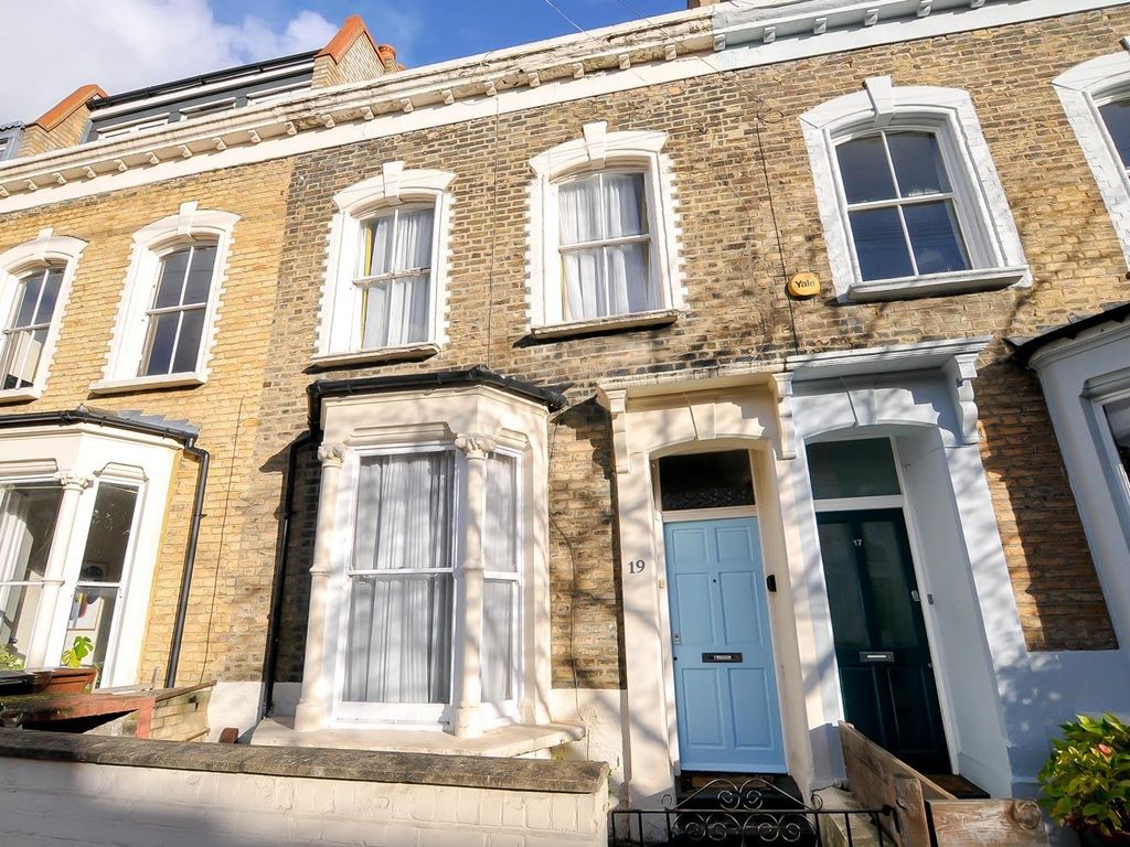 2 bed terraced house for sale in Oldfield Road, London N16, £1,150,000