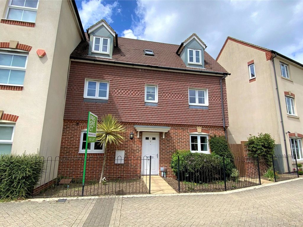 4 bed semidetached house to rent in Merlin Way, Bracknell, Berkshire RG12 Zoopla