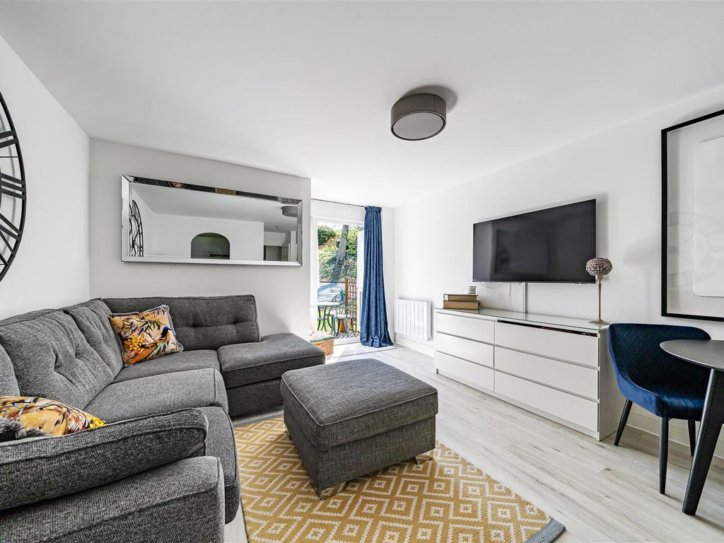 1 bed flat for sale in Savanna Court, Rickmansworth Road, Watford WD18