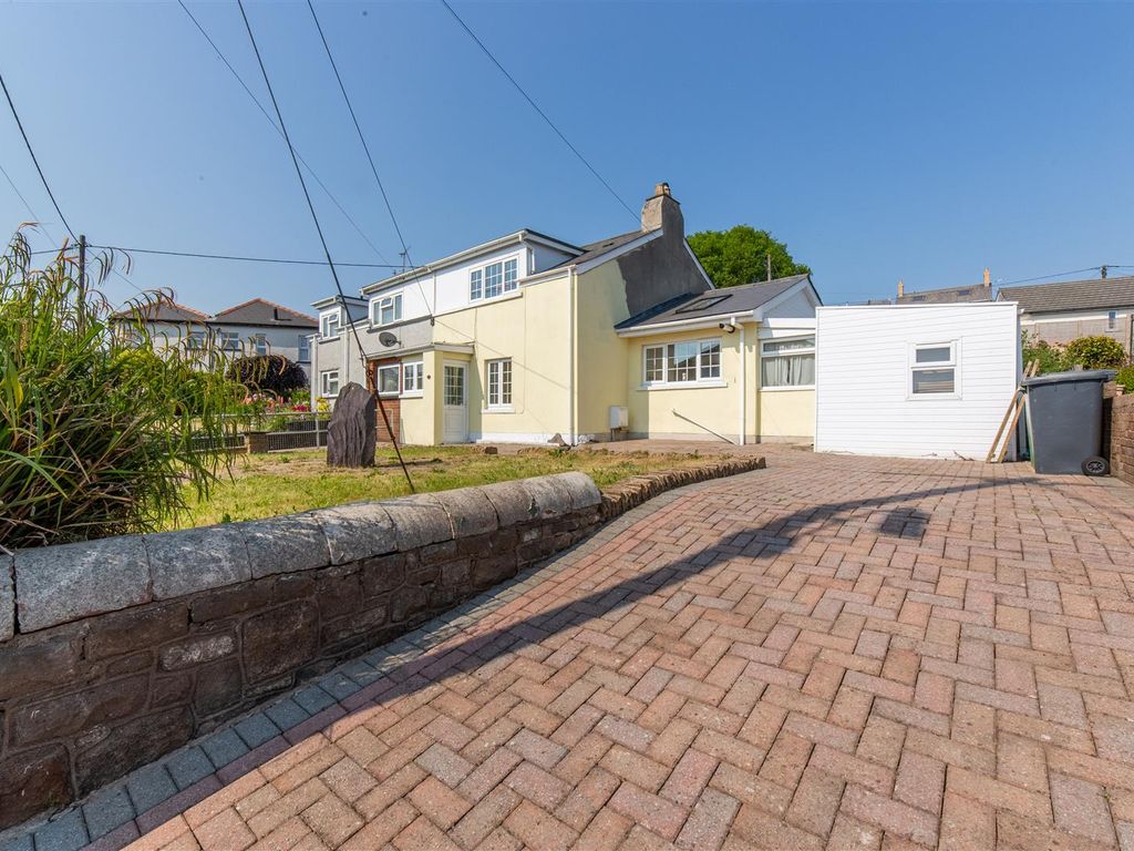 2 bed semidetached house for sale in Stanley Road, Garndiffaith