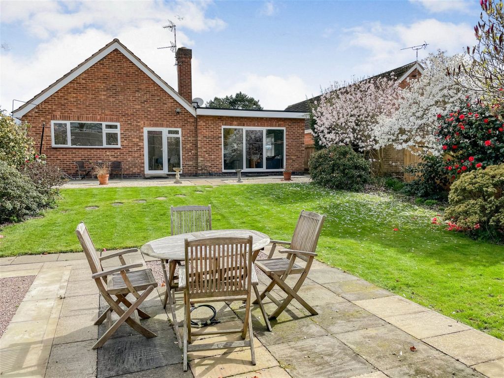 3 bed bungalow for sale in Grangefields Drive, Rothley, Leicester LE7