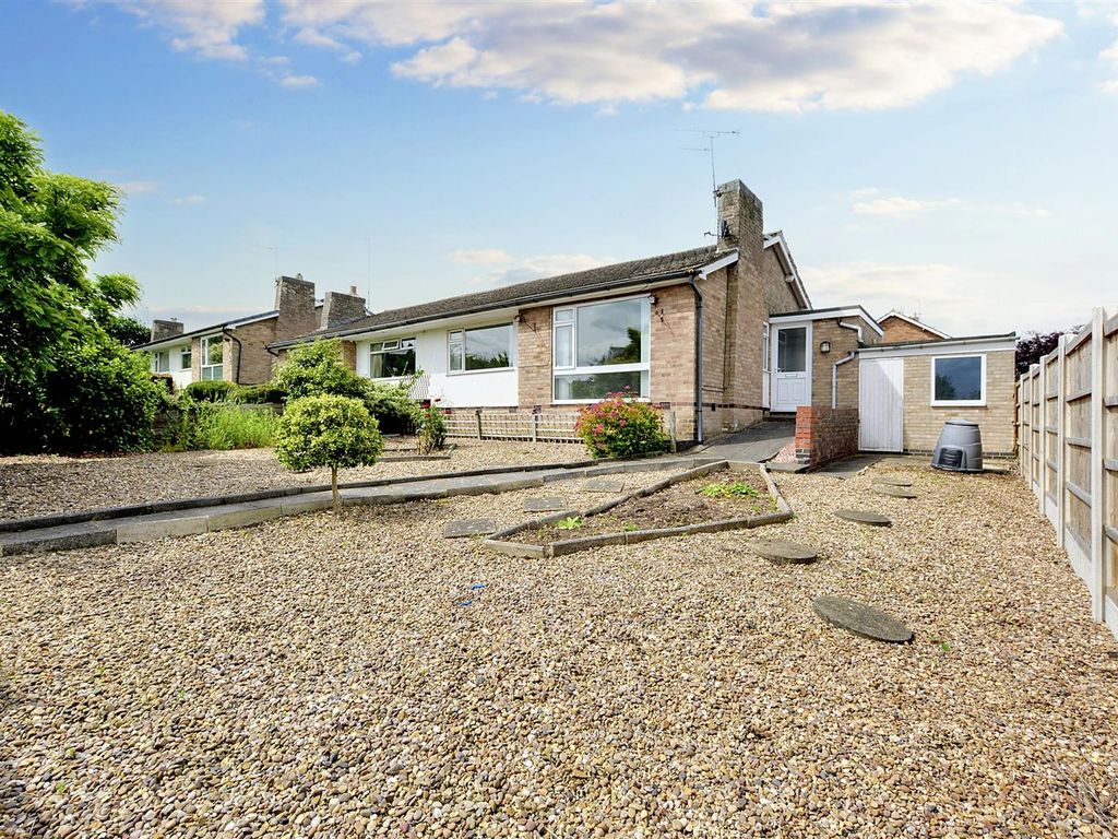 2 bed semidetached bungalow for sale in Ravenhill Close, Chilwell