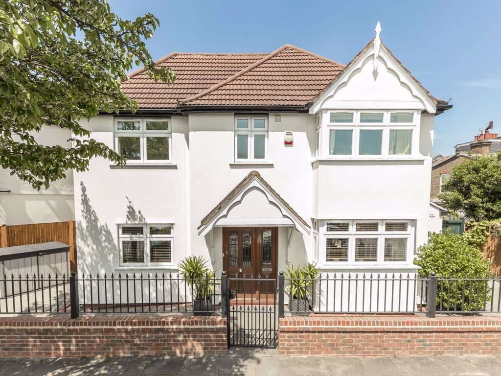 4 bed detached house for sale in Croft Gardens, London W7 Zoopla
