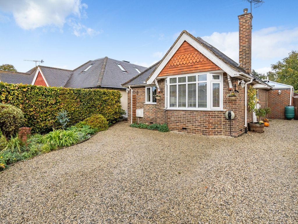 3 bed bungalow for sale in Wonersh, Guildford, Surrey GU5, £650,000