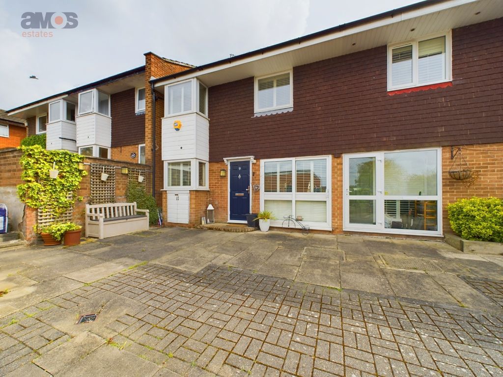4 bed terraced house for sale in Samantha Mews, HaveringAtteBower