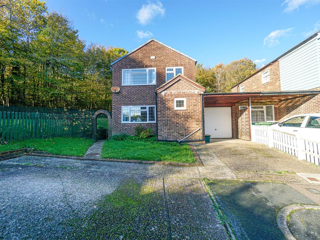 3 bed linkdetached house for sale in Pinewood Way, St. LeonardsOnSea