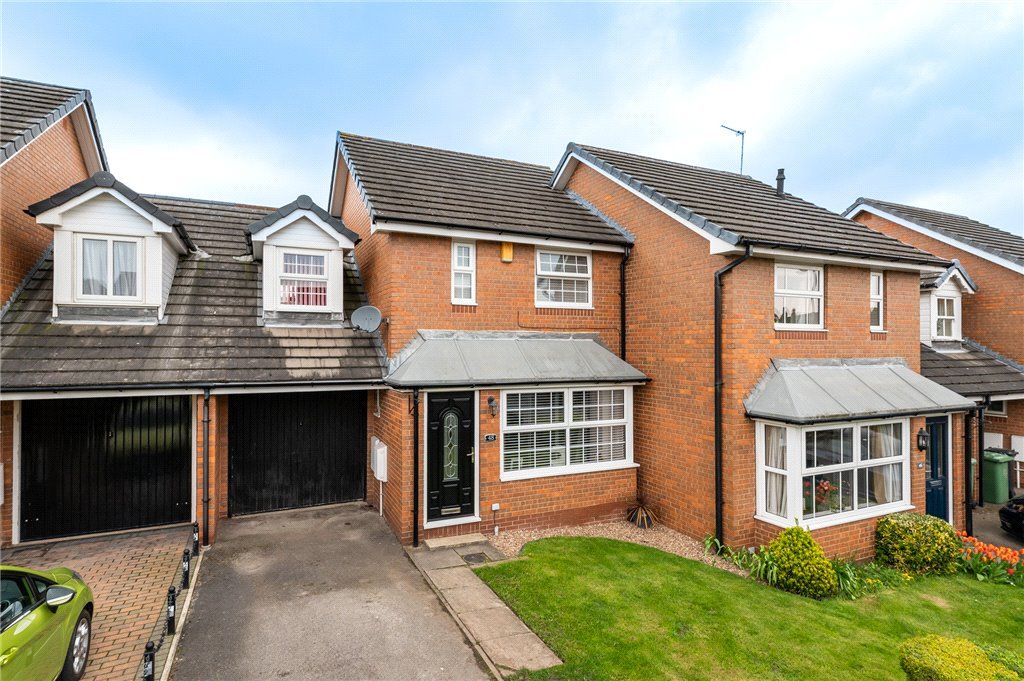 3 bed town house for sale in Meadowgate Croft, Lofthouse, Wakefield