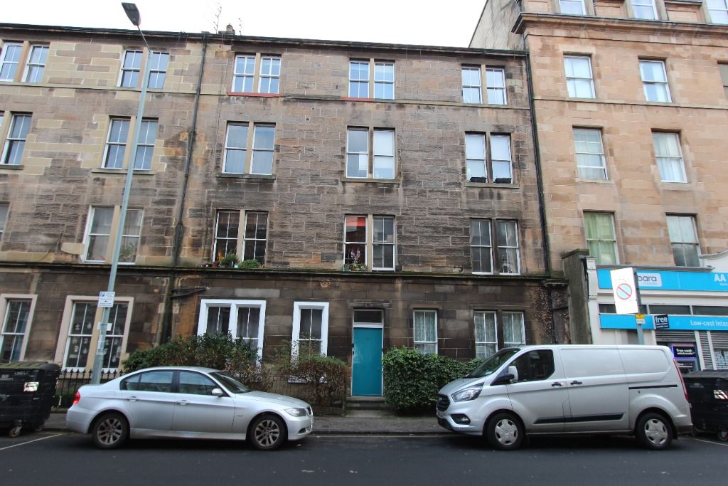 2 bed flat to rent in Montague Street, Newington, Edinburgh EH8, £1,500