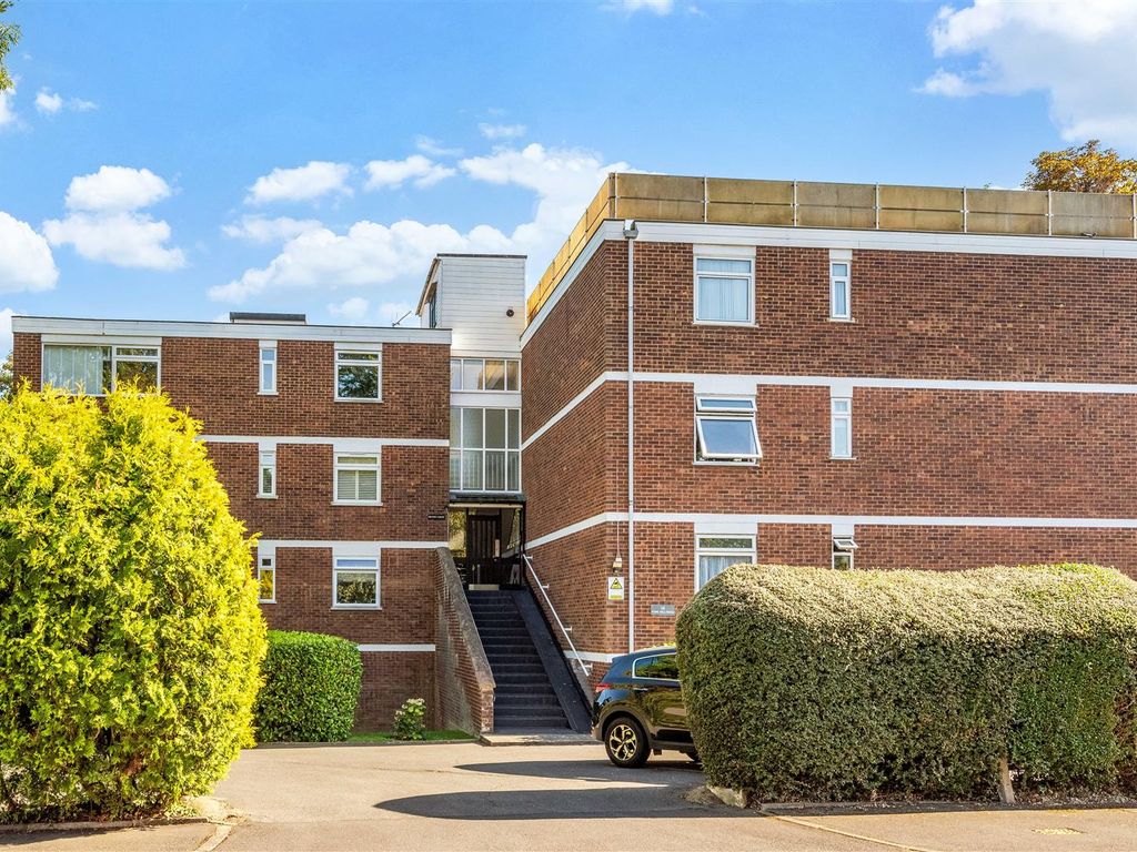 2 bed flat for sale in Park Hill Road, Shortlands, Bromley BR2, £