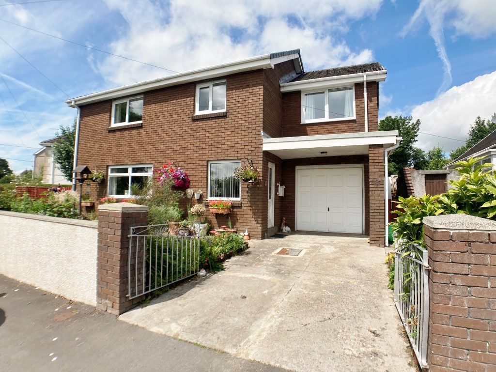 5 bed detached house for sale in Clordir Road, Pontlliw, Swansea SA4, £