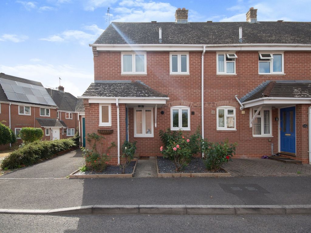 3 bed end terrace house for sale in Southover Close, Blandford St. Mary