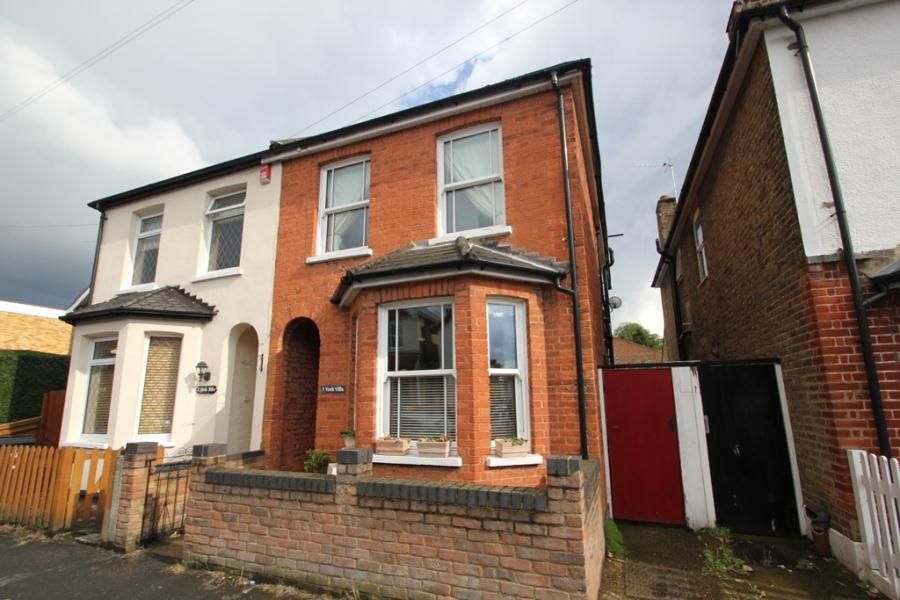 4 bed semidetached house to rent in York Road, Byfleet, West Byfleet