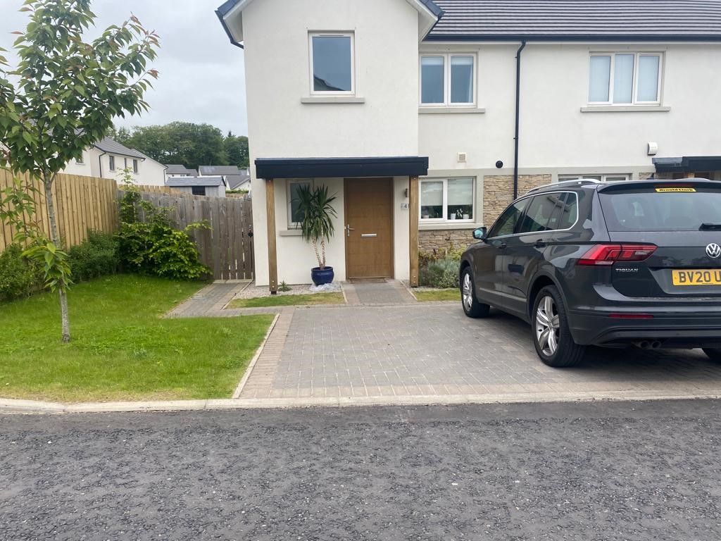 3 bed semidetached house to rent in John Porter Wynd, West End