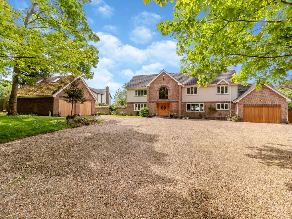5 bed detached house for sale in Brocton Road Milford Stafford