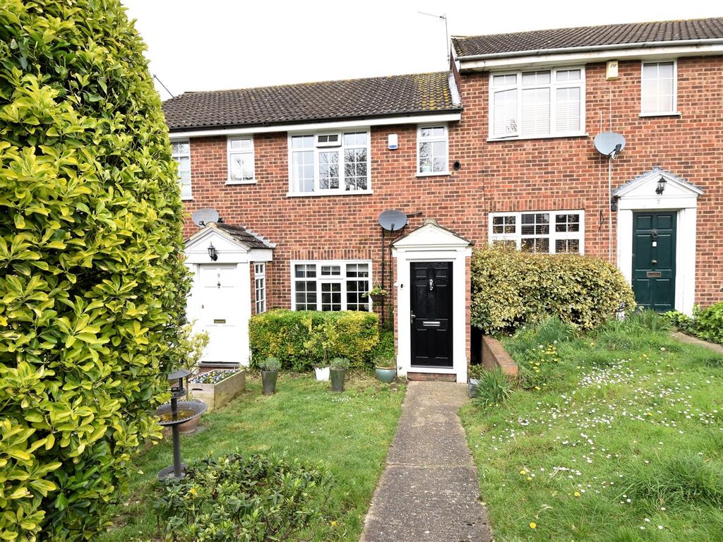 2 bed terraced house for sale in Treetops Close, London SE2, £400,000