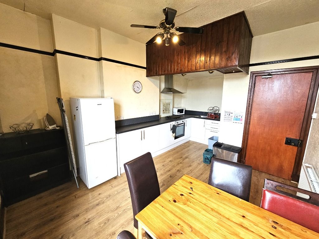 3 bed flat to rent in Bedford Place, Kittybrewster, Aberdeen AB24, £950