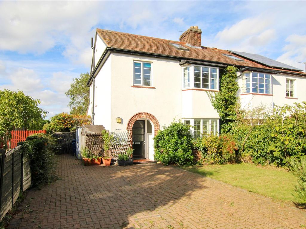 4 bed semidetached house to rent in Road, Trumpington