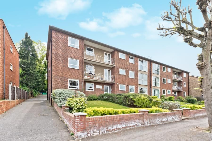 2 bed flat to rent in Cranes Park Avenue, Surbiton KT5 Zoopla