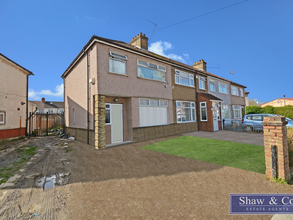 3 bed end terrace house for sale in Kingsbridge Crescent, Southall UB1