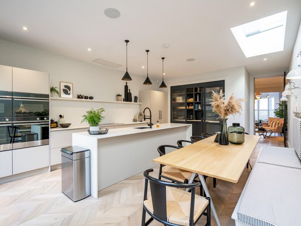 5 bed town house for sale in 109 Newton Road, Mumbles, Swansea SA3, £