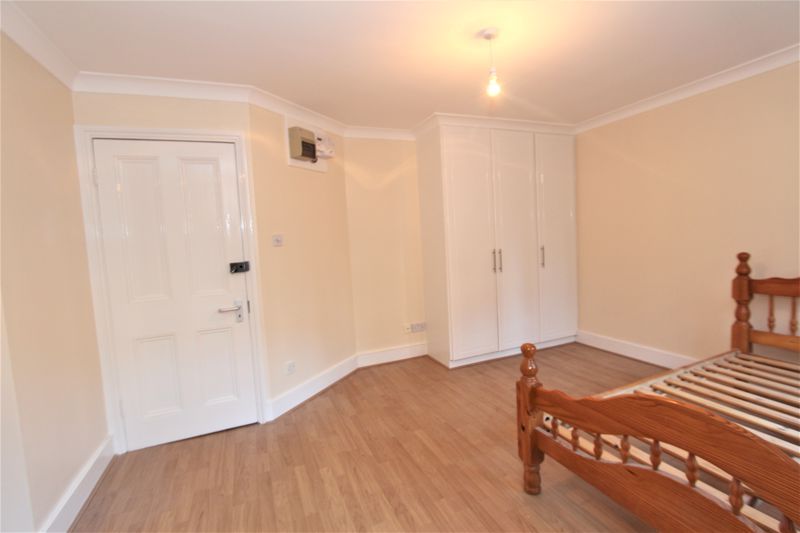 Studio to rent in Lakefield Road, London N22, £1,150 pcm Zoopla