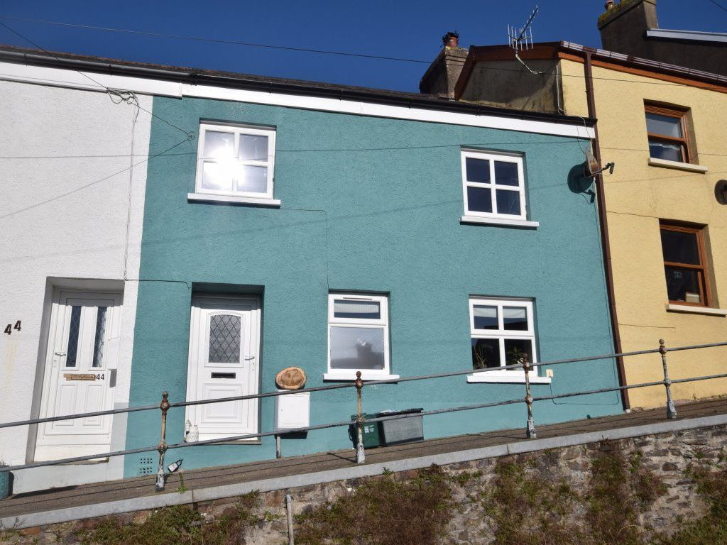 3 bed terraced house to rent in Mill Street, Great Torrington, Devon