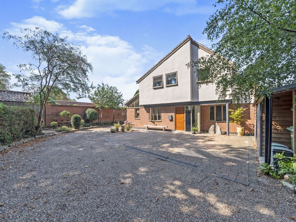 4 bed detached house for sale in Swinderby Road, Collingham, Newark