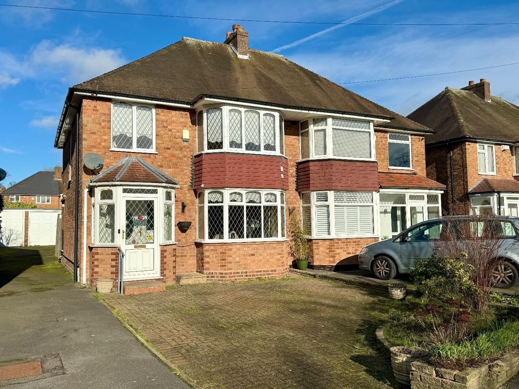 3 bed semidetached house for sale in Whateley Crescent, Castle