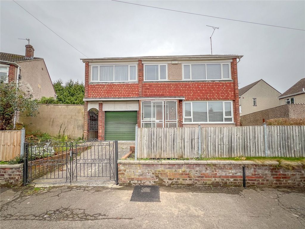 5 bed detached house for sale in Walnut Lane, Kingswood, Bristol BS15