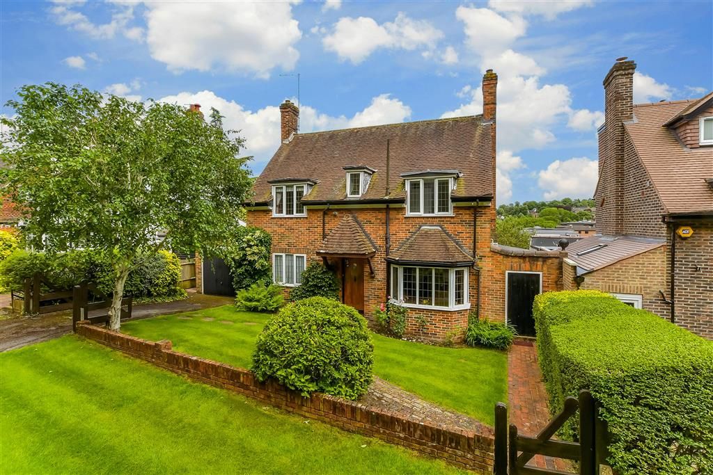 3 bed detached house for sale in Hereward Avenue, Purley, Surrey CR8, £