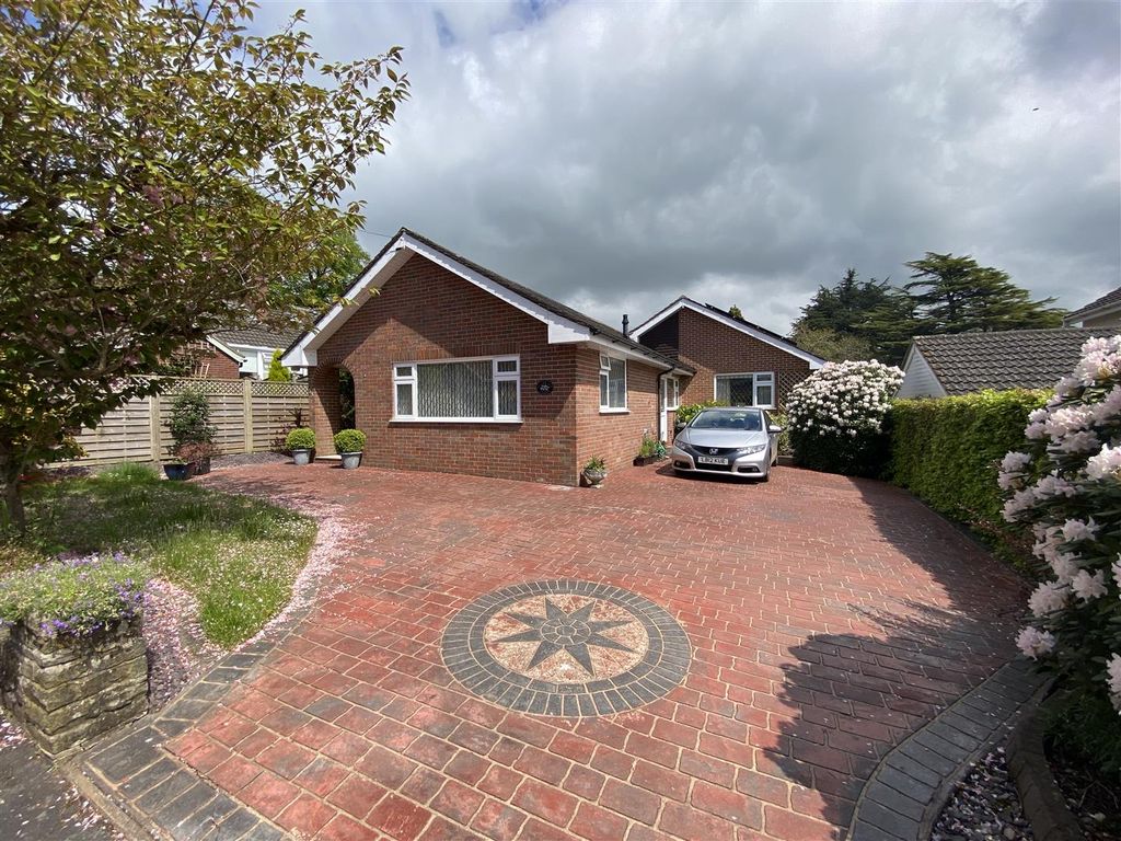 3 bed detached bungalow for sale in Rock Crescent, Oulton, Stone ST15
